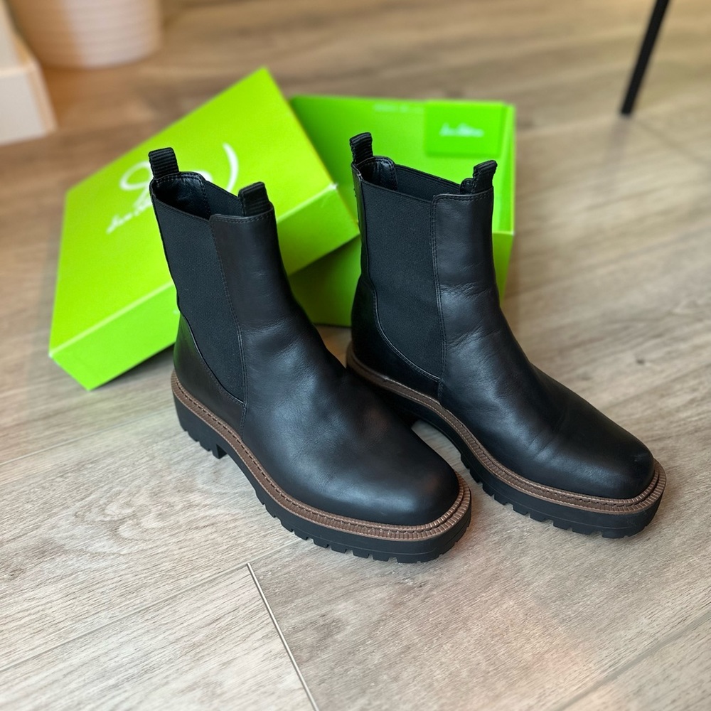 PRICE DROP!! Sam Edelman Laguna Chelsea Boot